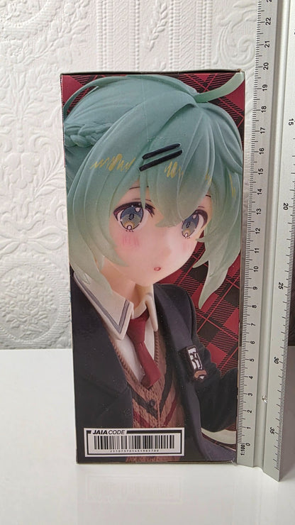 Hatsune Miku Fashion Series Preppy Taito Vocaloid Figure