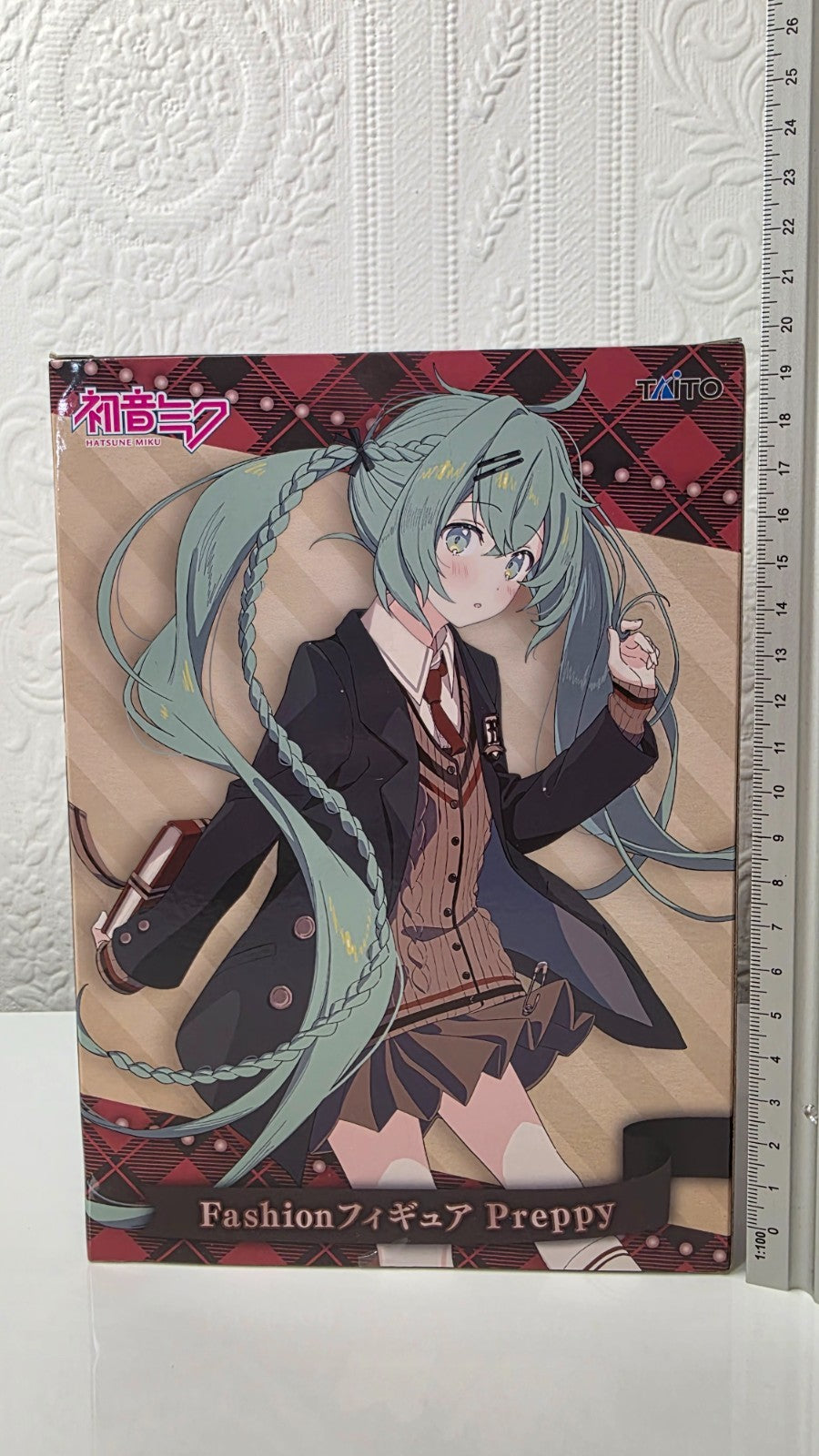 Hatsune Miku Fashion Series Preppy Taito Vocaloid Figure