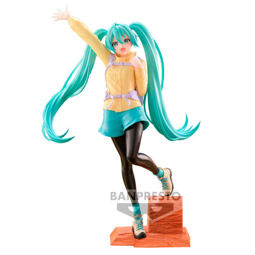 Hatsune Miku Holiday Memories Mountain Climbing Banpresto Vocaloid Figure