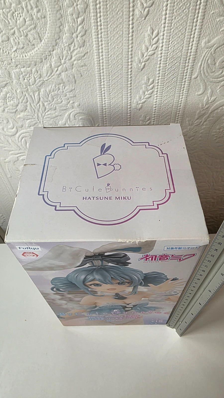 Hatsune Miku BiCute Bunnies White Rabbit Pearl Ver FuRyu Figure Art by Anmi