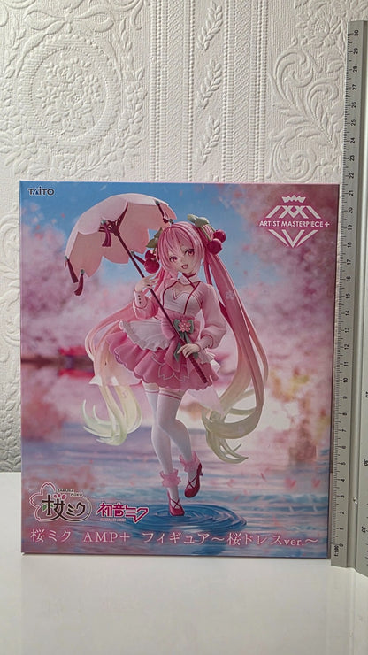 Sakura Miku AMP+ Sakura Dress Taito Artist Masterpiece + Hatsune Miku Figure