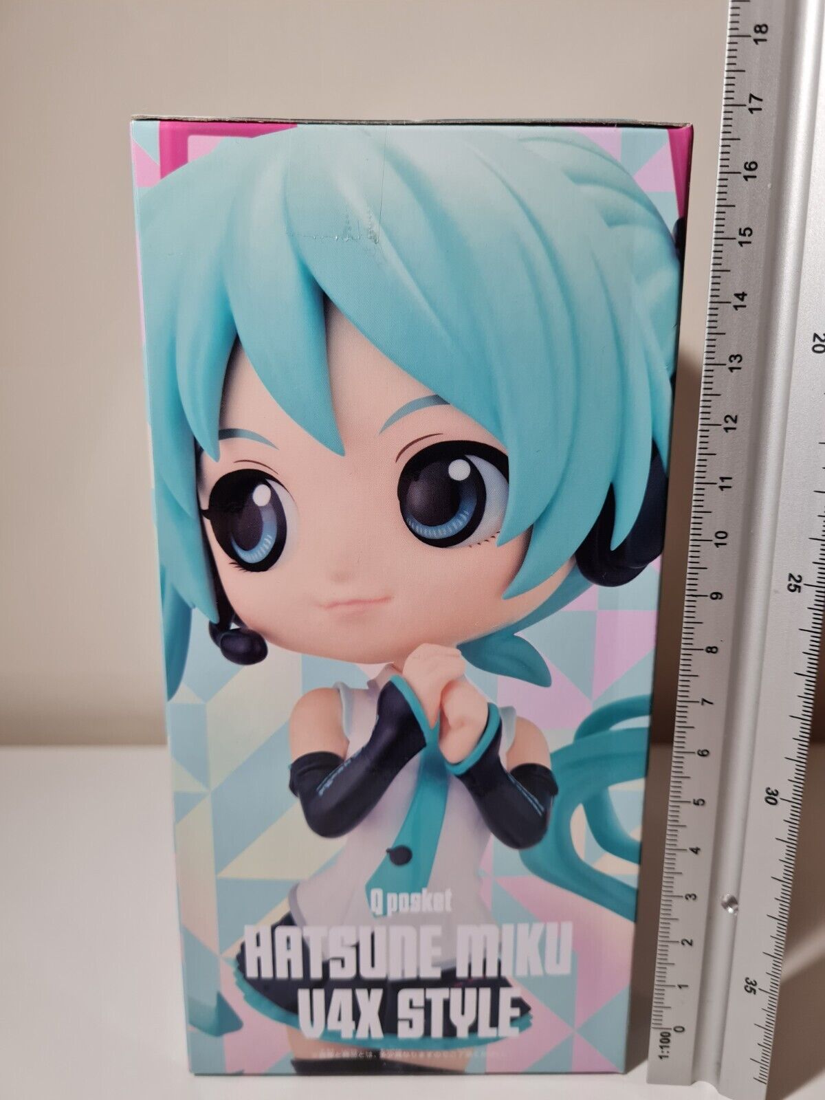 Hatsune Miku Q Posket V4X Style Ver B Banpresto Vocaloid Figure Sealed Prayer